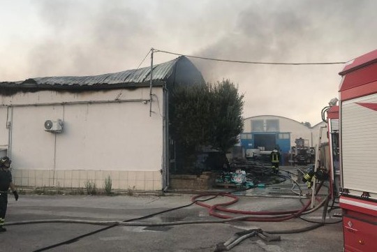 Incendio di Monteforte Irpino (Av), in corso monitoraggio delle diossine aerodisperse